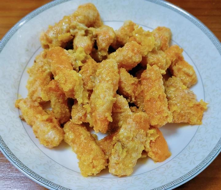 原来饭店的蛋黄焗南瓜是这样做，难怪自己做不好吃，技巧全告诉你