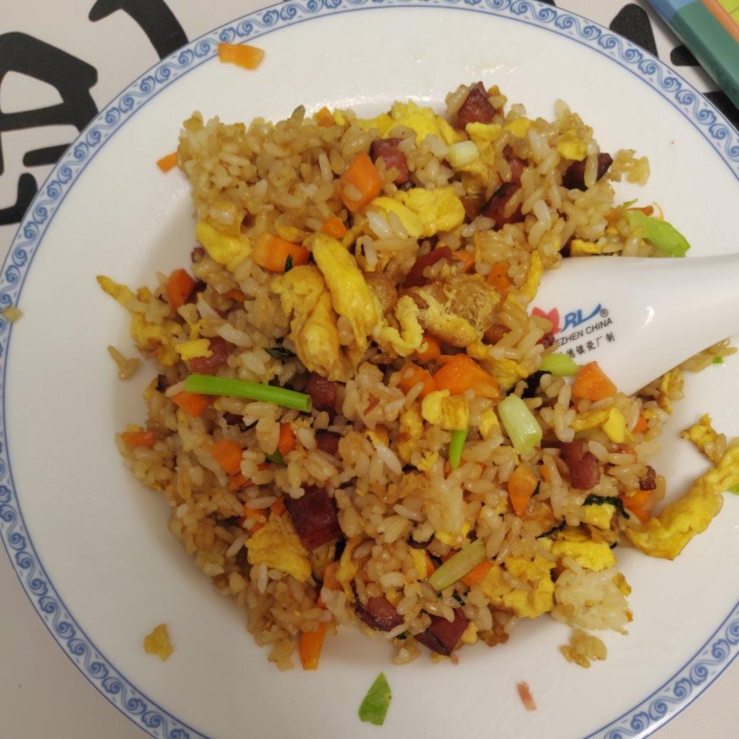 腊肠炒饭