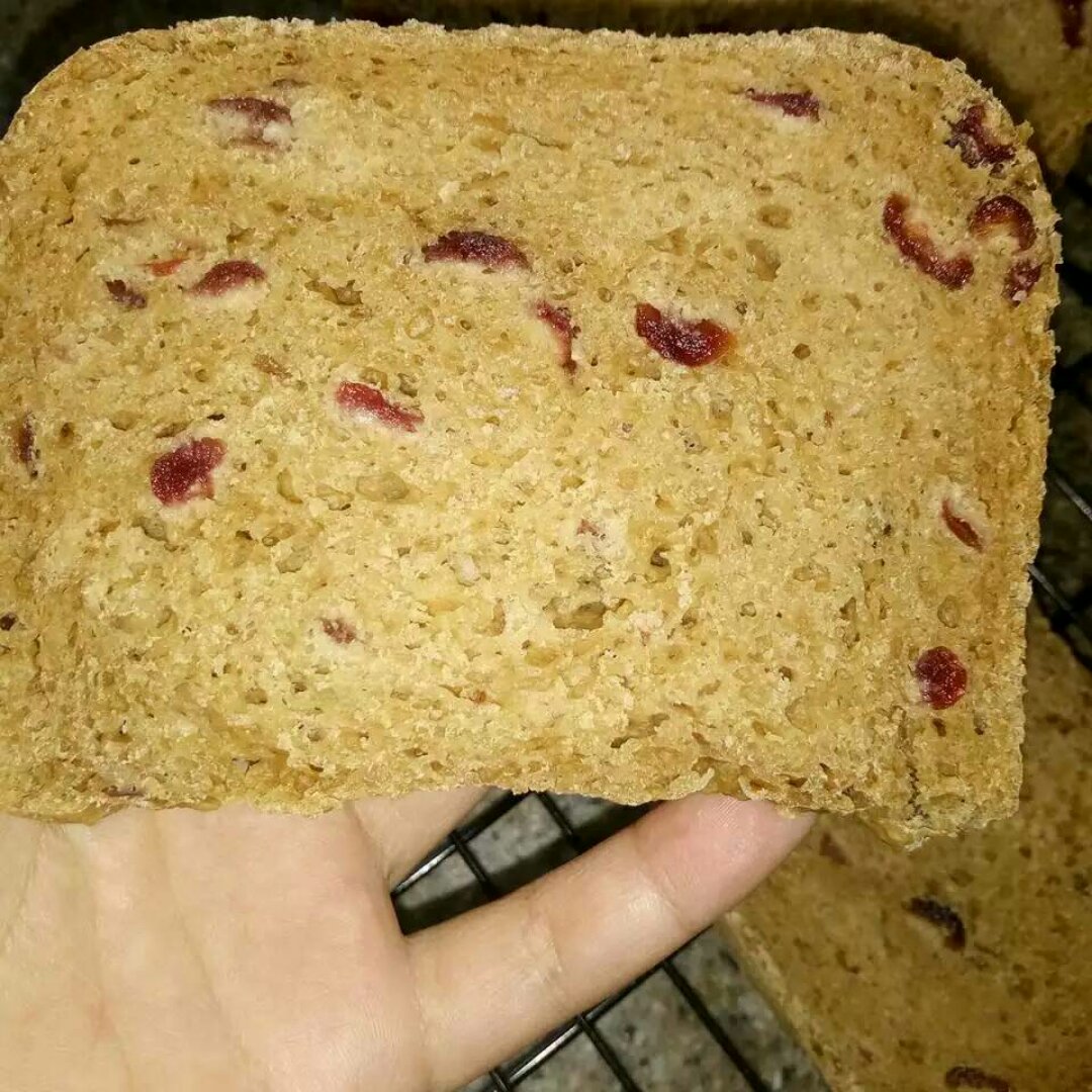 全麦蔓越莓软式欧包（免揉）