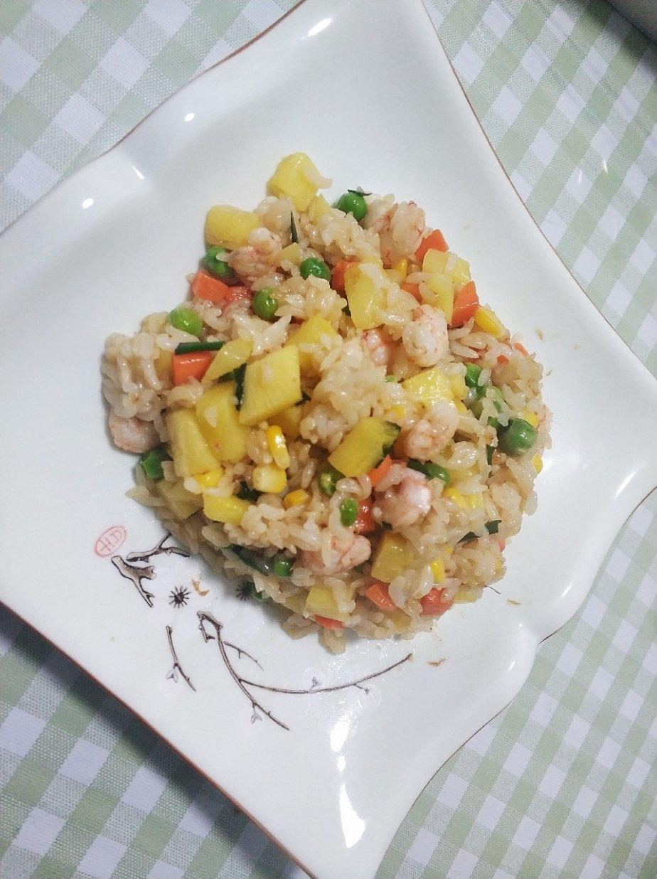 五彩菠萝饭