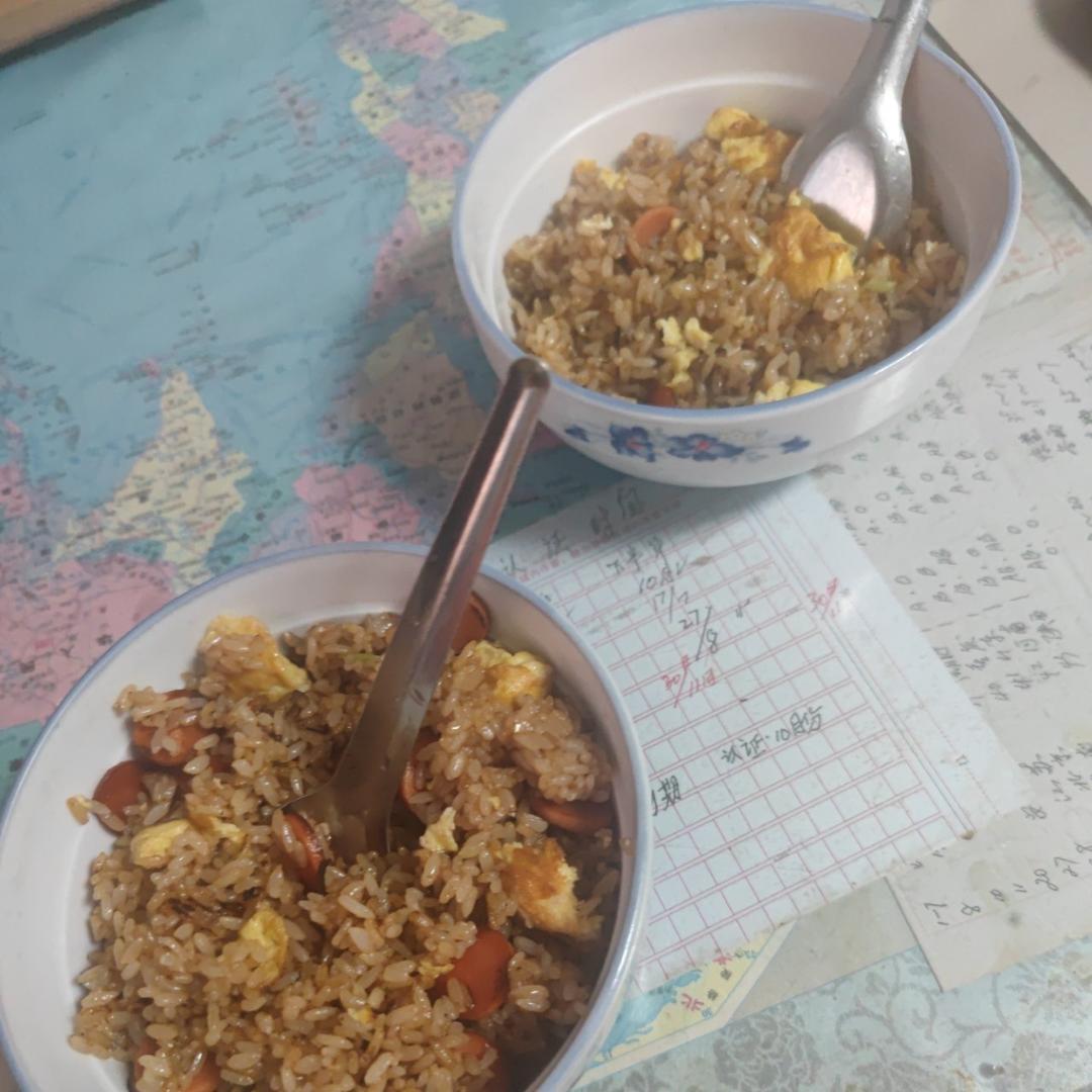 超级好吃的酱油火腿蛋炒饭！