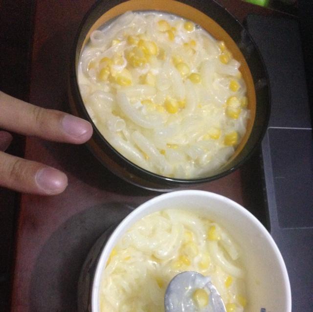 鸡蛋玉米牛奶炖通心粉的做法 步骤5