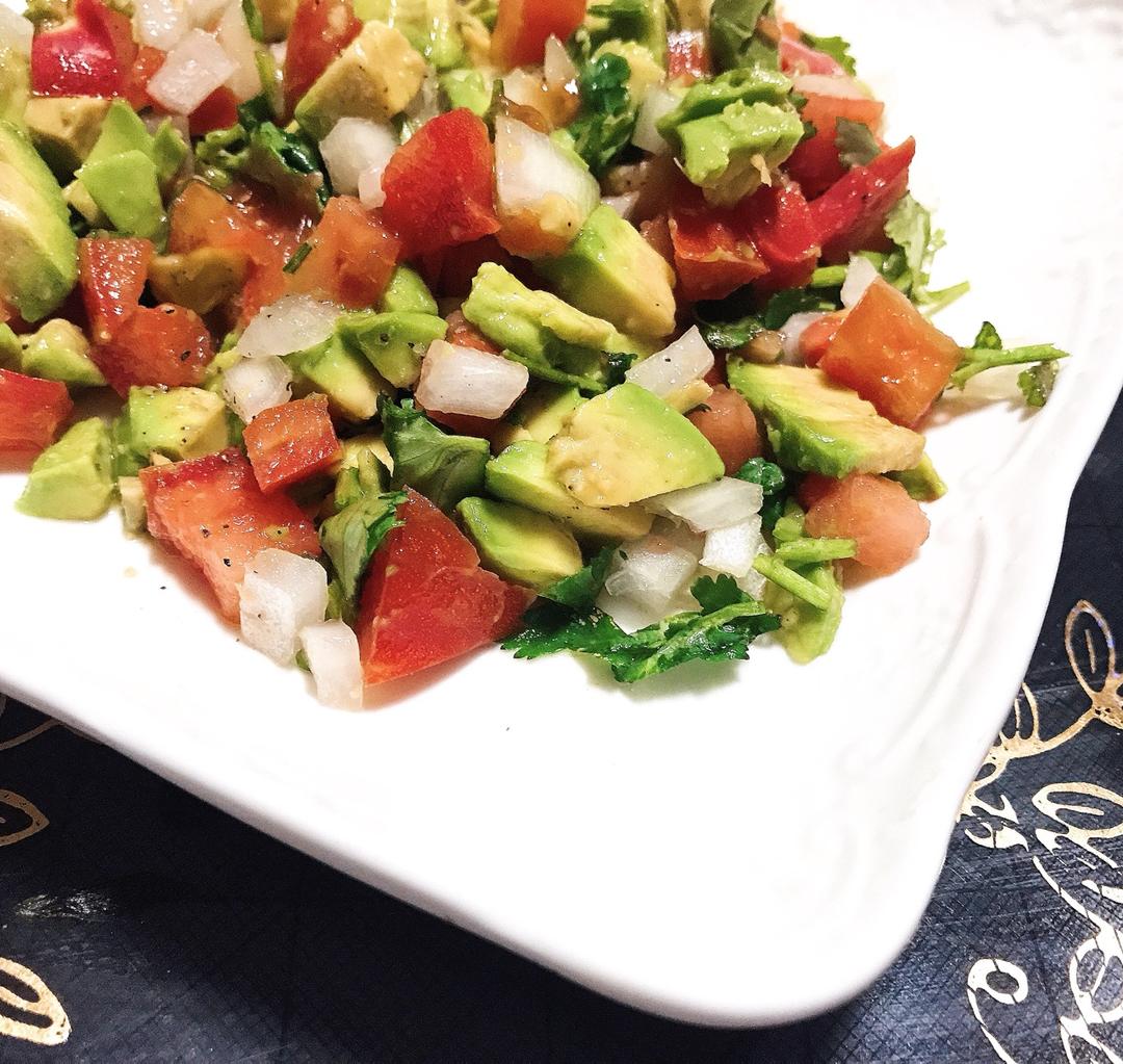清爽开胃又低卡- 墨西哥牛油果莎莎酱 Mexican Avocado Salsa