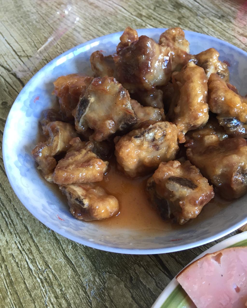 厨师长教你：“糖醋排骨”的传统做法，口感丰富细腻