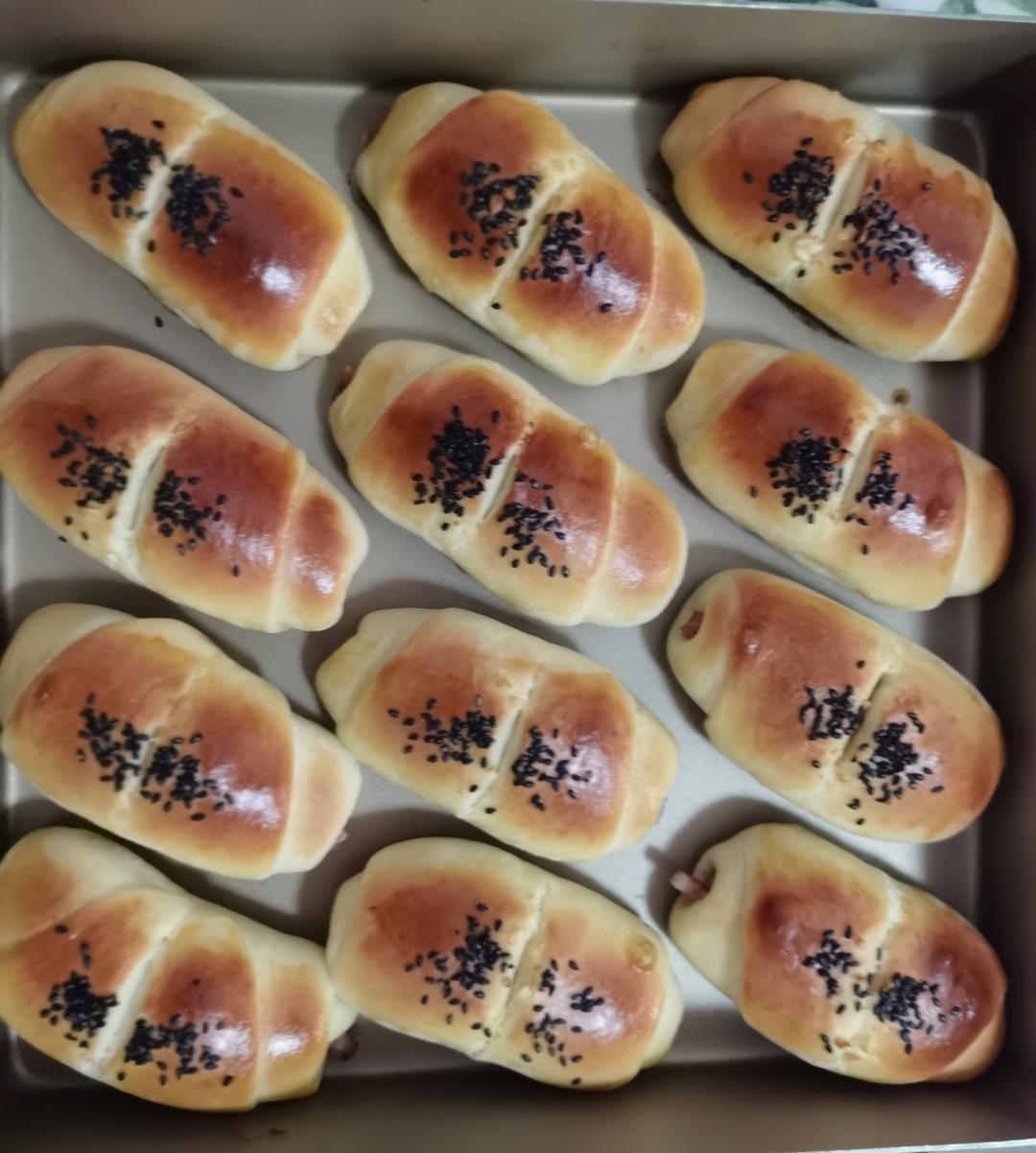 Happy520!  蒜香火腿肠面包（小热狗）给无肉不欢的你～孙小美的手作