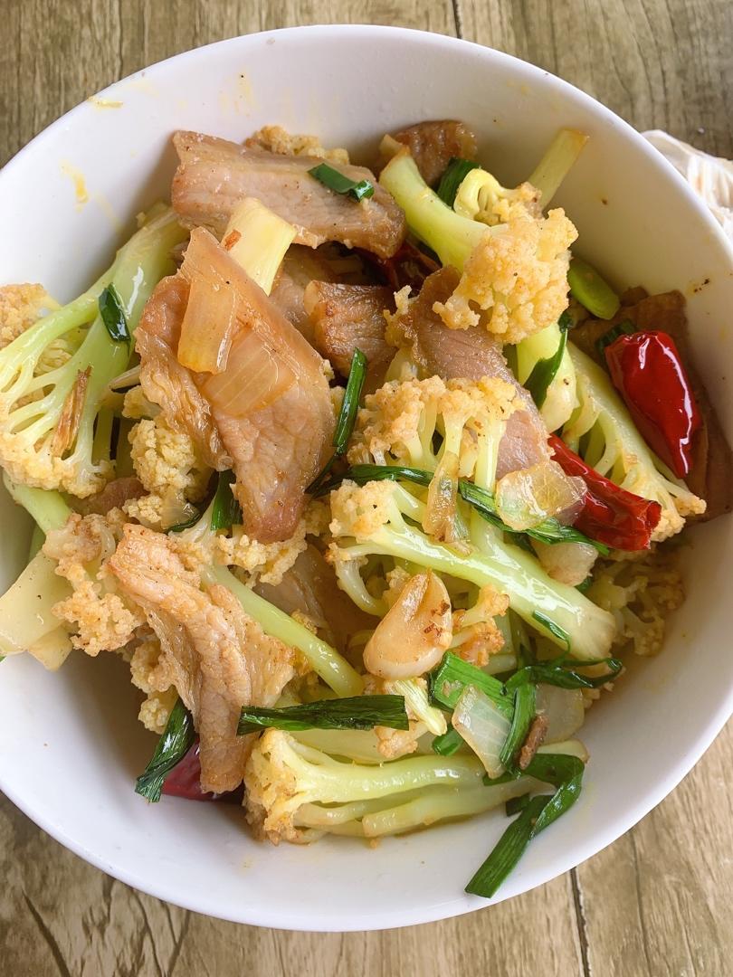 腊肉炒有机花菜