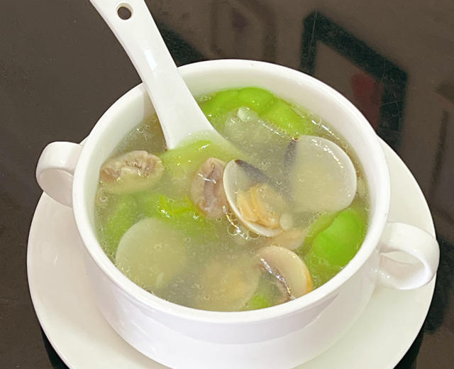 超鲜甜的白贝口蘑丝瓜汤的做法
