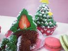 圣诞草莓心圣诞树杯子蛋糕