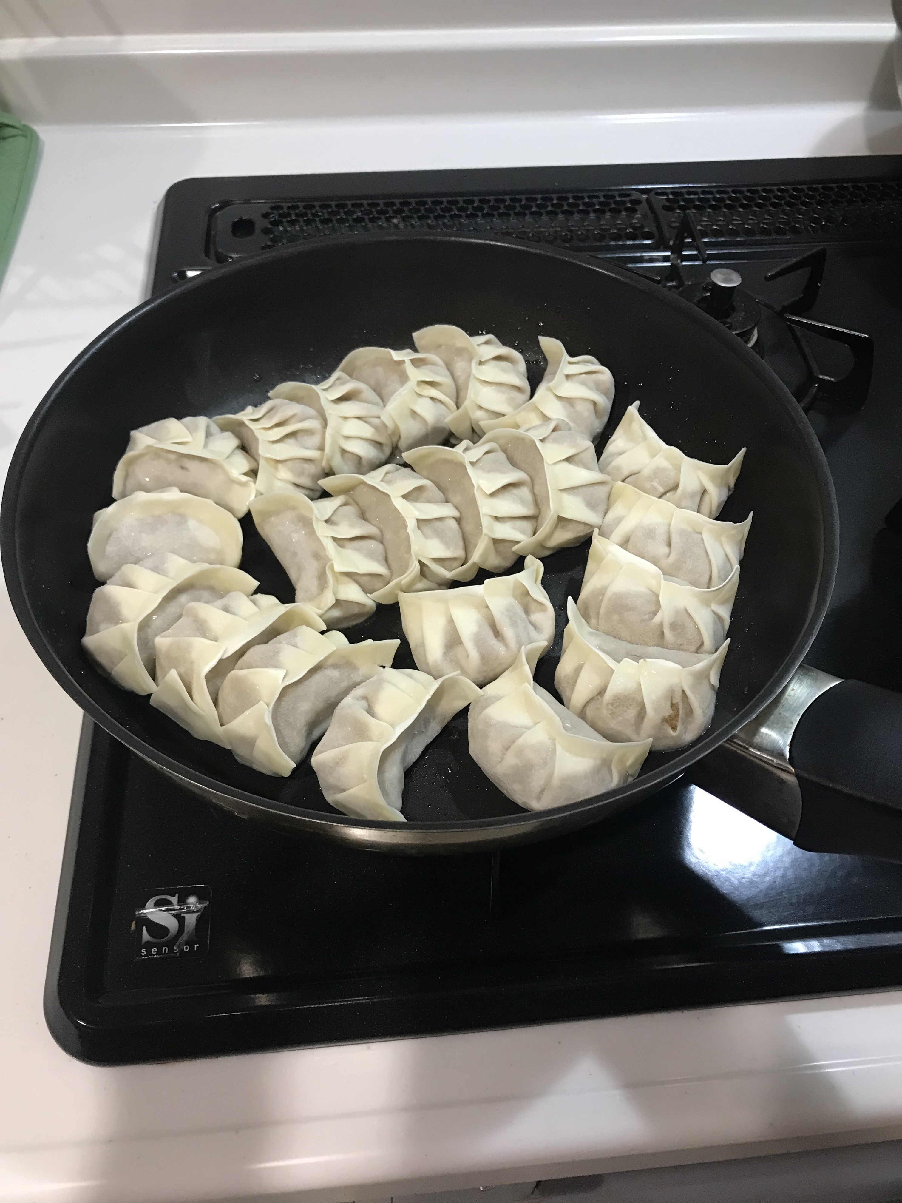 日式煎饺子「煎法」的做法 步骤3