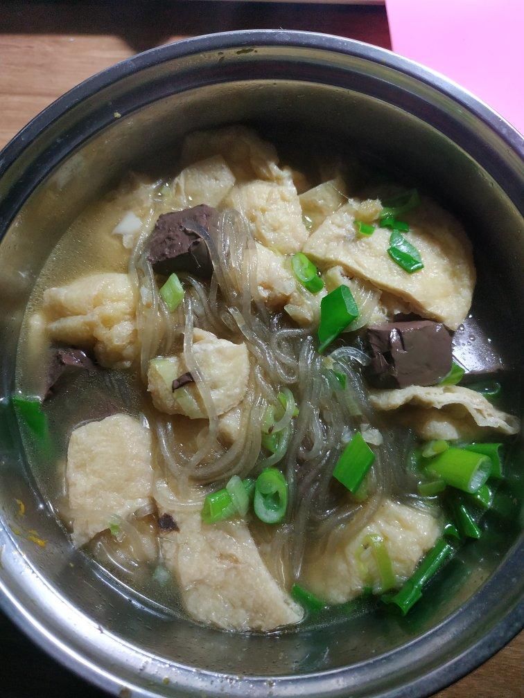 补铁鸭血粉丝汤