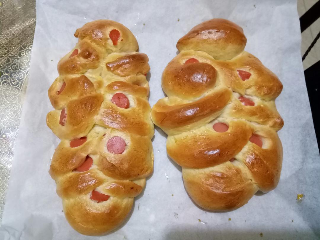 葱香火腿肠面包
