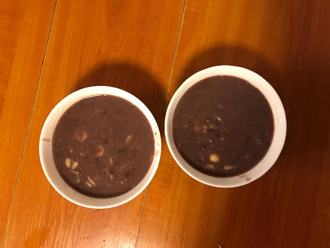 广式古法莲子百合红豆沙糖水