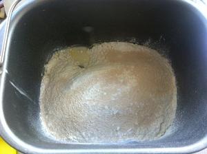 葱香全麦脆皮肠仔小餐包+莲蓉全麦小餐包的做法 步骤1
