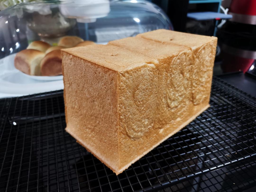 只需一次发酵的超软吐司（附面包机揉手套膜攻略）