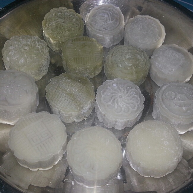 彩色冰皮月饼