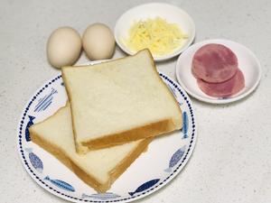 【创意早餐】会爆浆的芝心火腿蛋吐司的做法 步骤1