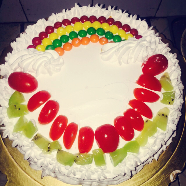 彩虹生日蛋糕