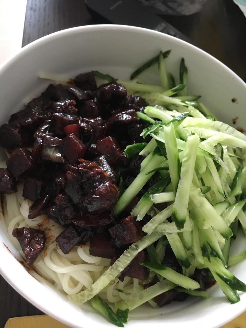 韩式炸酱面