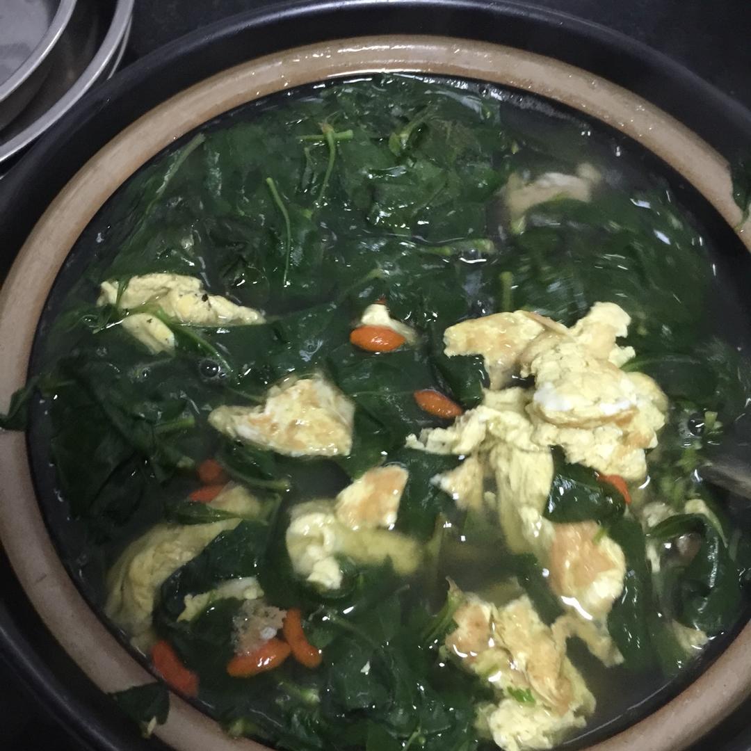 枸杞叶滚蛋皮汤