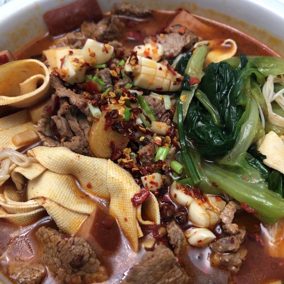 水煮牛肉：《中餐厅》张亮拿手菜（视频菜谱）