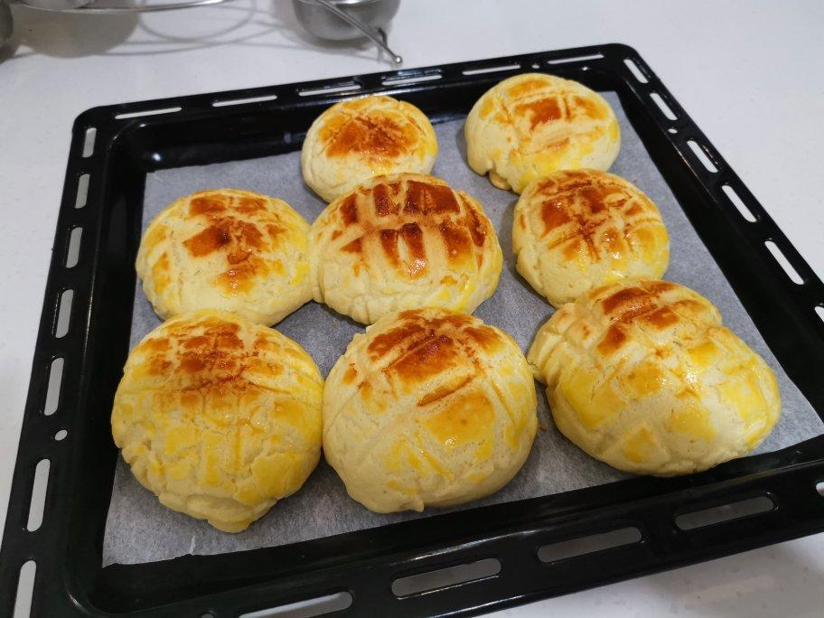 好吃到炸裂的港式菠萝包（附带制作酥皮的小视频）