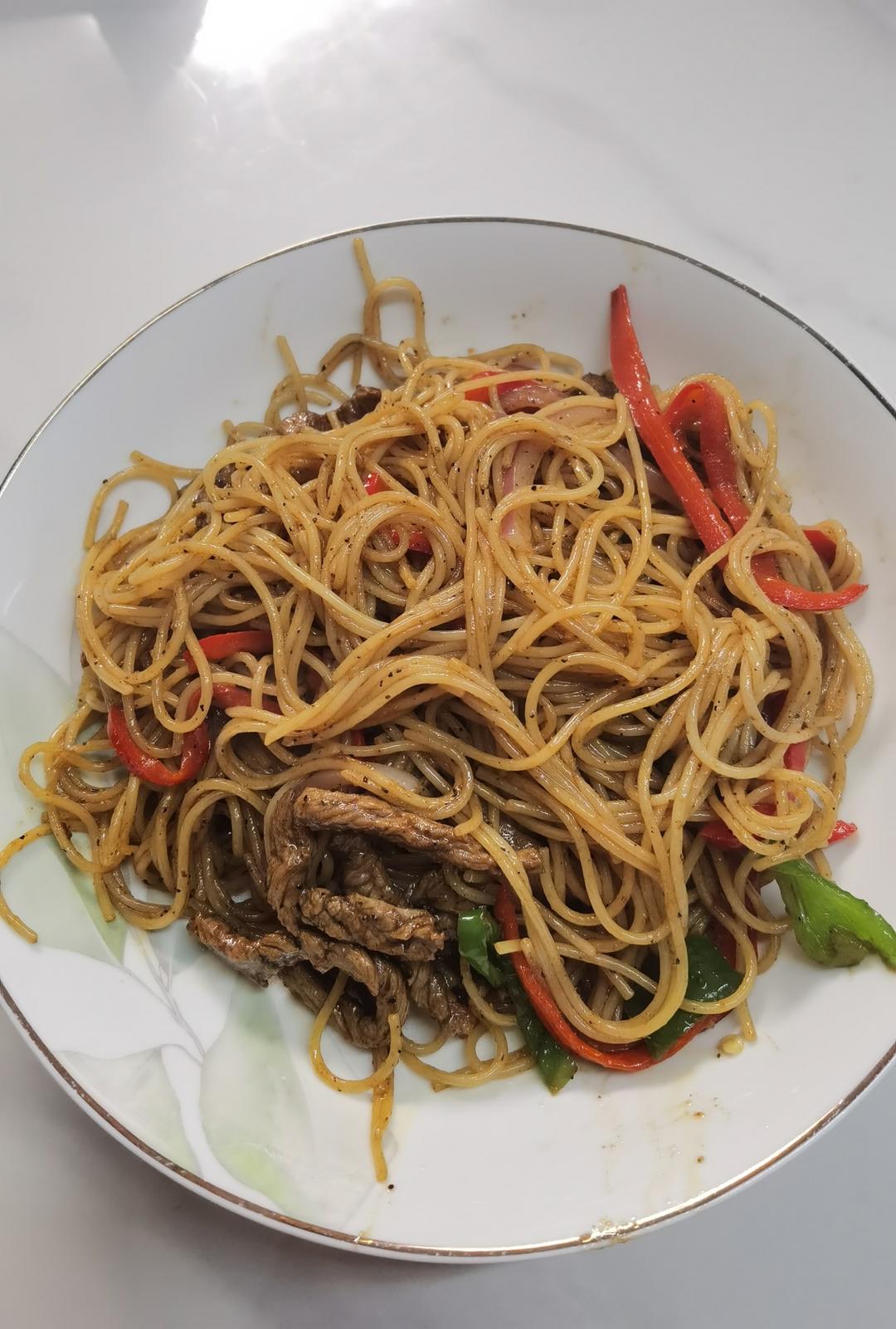 味道不输西餐厅的黑椒牛柳意面