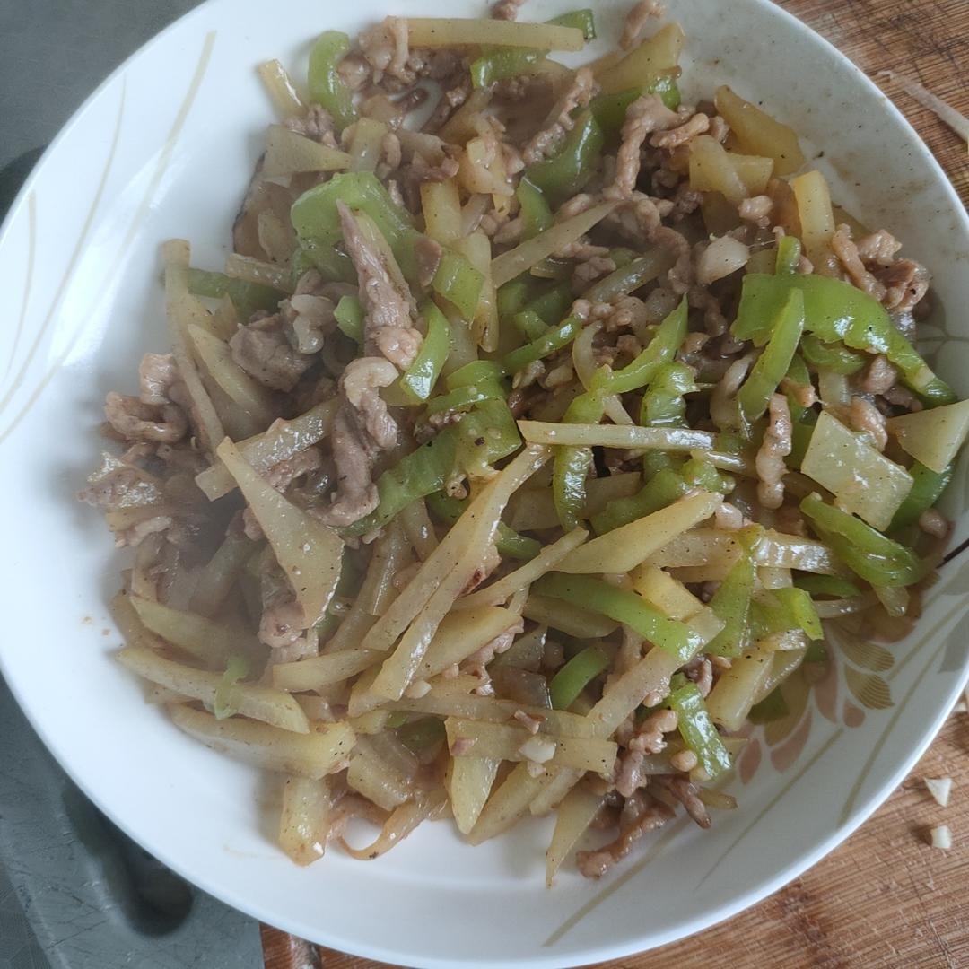 青椒土豆炒肉丝