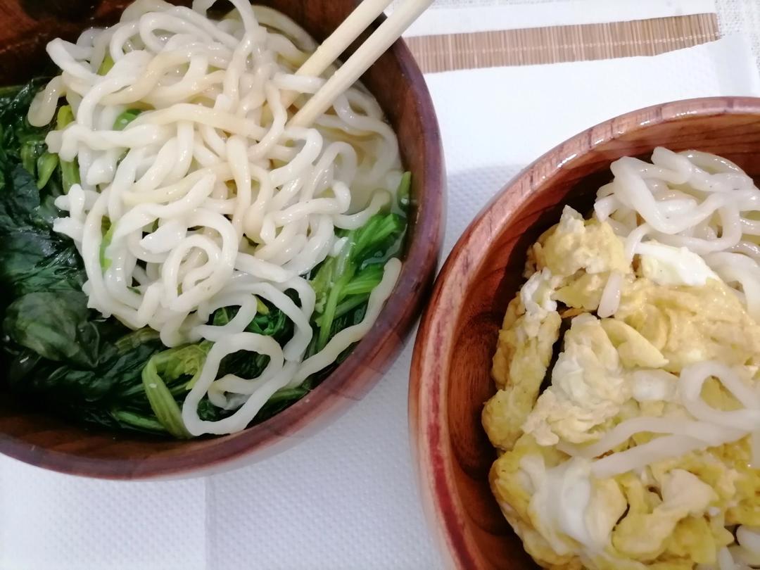 牙套晚饭。煮菠菜+鲜面条🍜