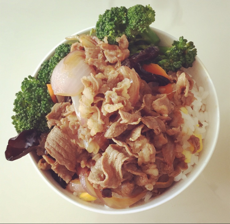 妮小胖做的肥牛饭