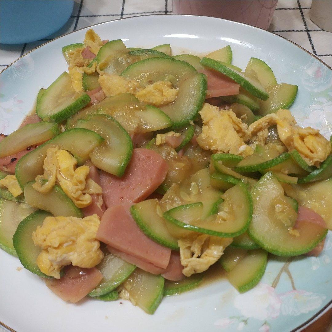 西葫芦火腿炒鸡蛋