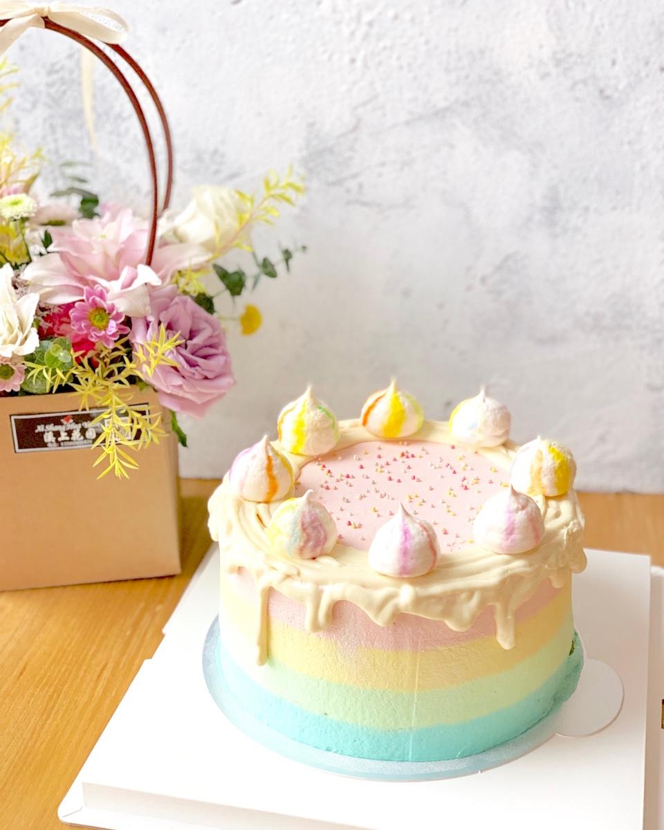 白色樱桃做的6寸彩虹蛋糕