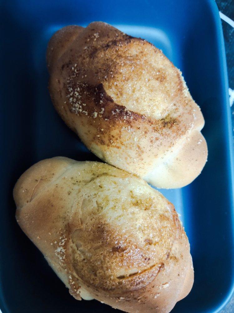 可爱哒小胖砸‼️葱香芝士火腿面包🥯