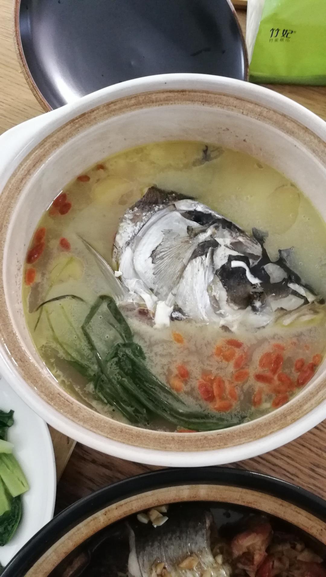 鱼头豆腐汤