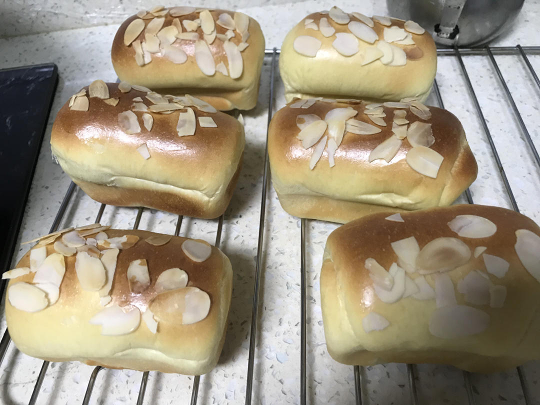 奶香蜜豆小面包