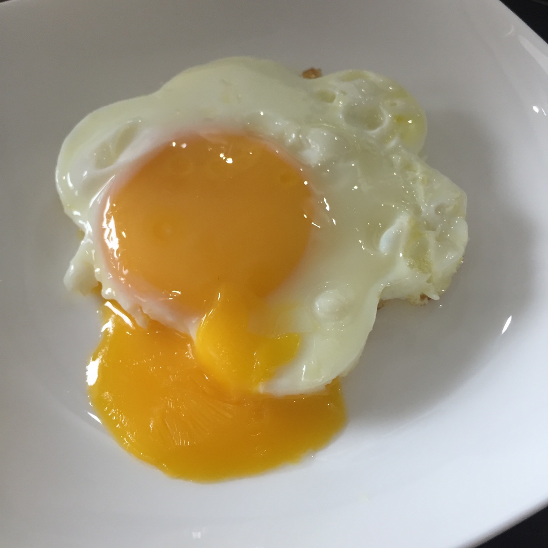 刘少买回来煎蛋模具……非常好用耶……真漂亮…… 赞 鸡蛋,清水,盐