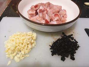 厨房小白也可以做出美味豉香排骨的做法 步骤1