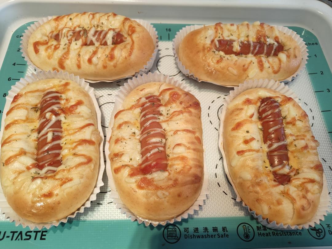 一个面团撑起一家店？招牌香肠面包配方大公开！ 经典中的经典
