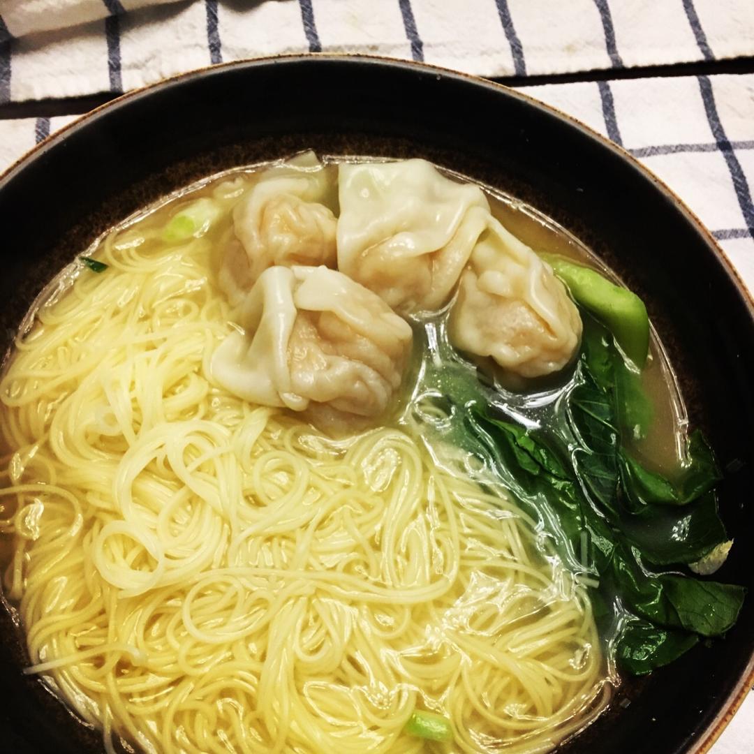 经典港式鲜虾云吞面