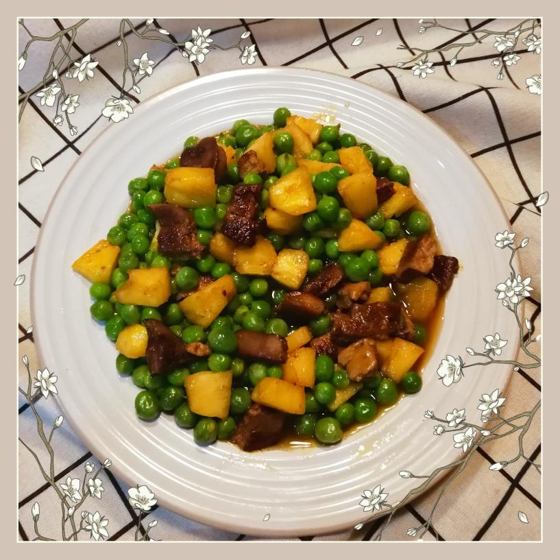 🍍今日春分，食时令蔬菜，以形补形用鹅🦆肝、添个水果🍍丁，来一道果甜微酸、入💋即化的“香煎鹅🦆肝豌豆菠萝🍍丁”✨的做法