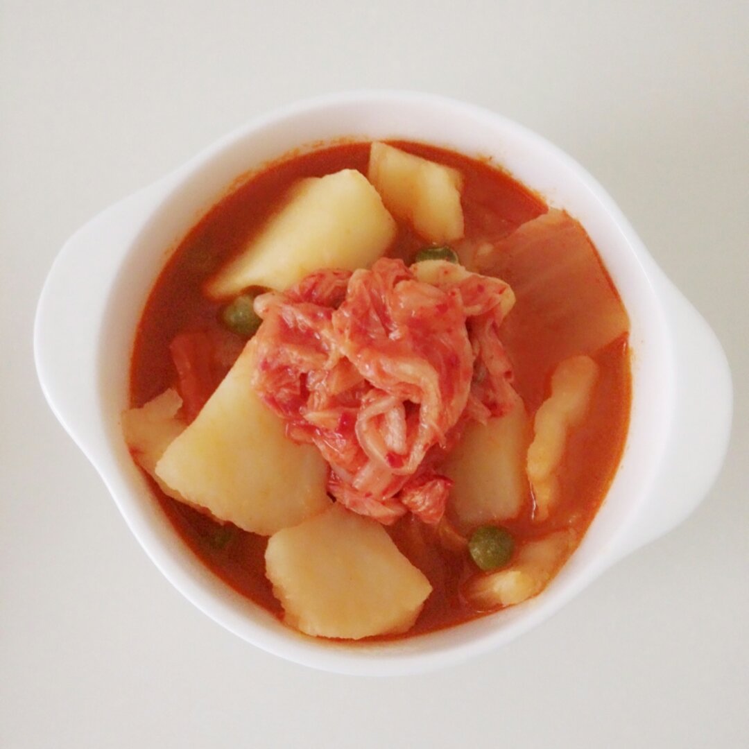 韩国辣白菜土豆汤-泡菜汤