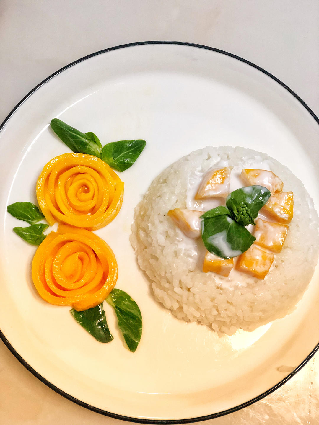 椰浆芒果糯米饭（附芒果玫瑰花做法）