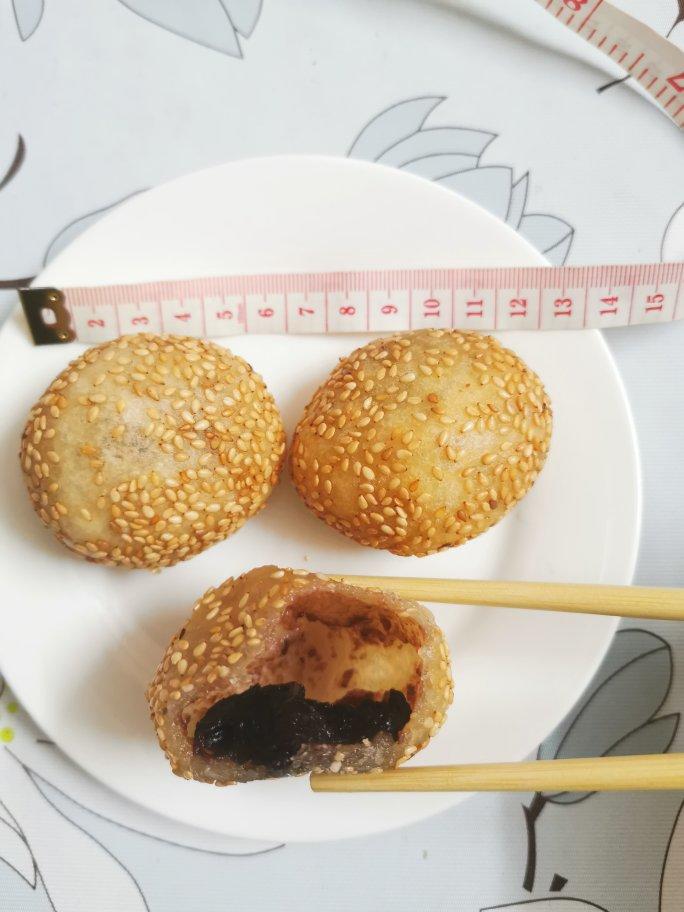 爱吃麻团。