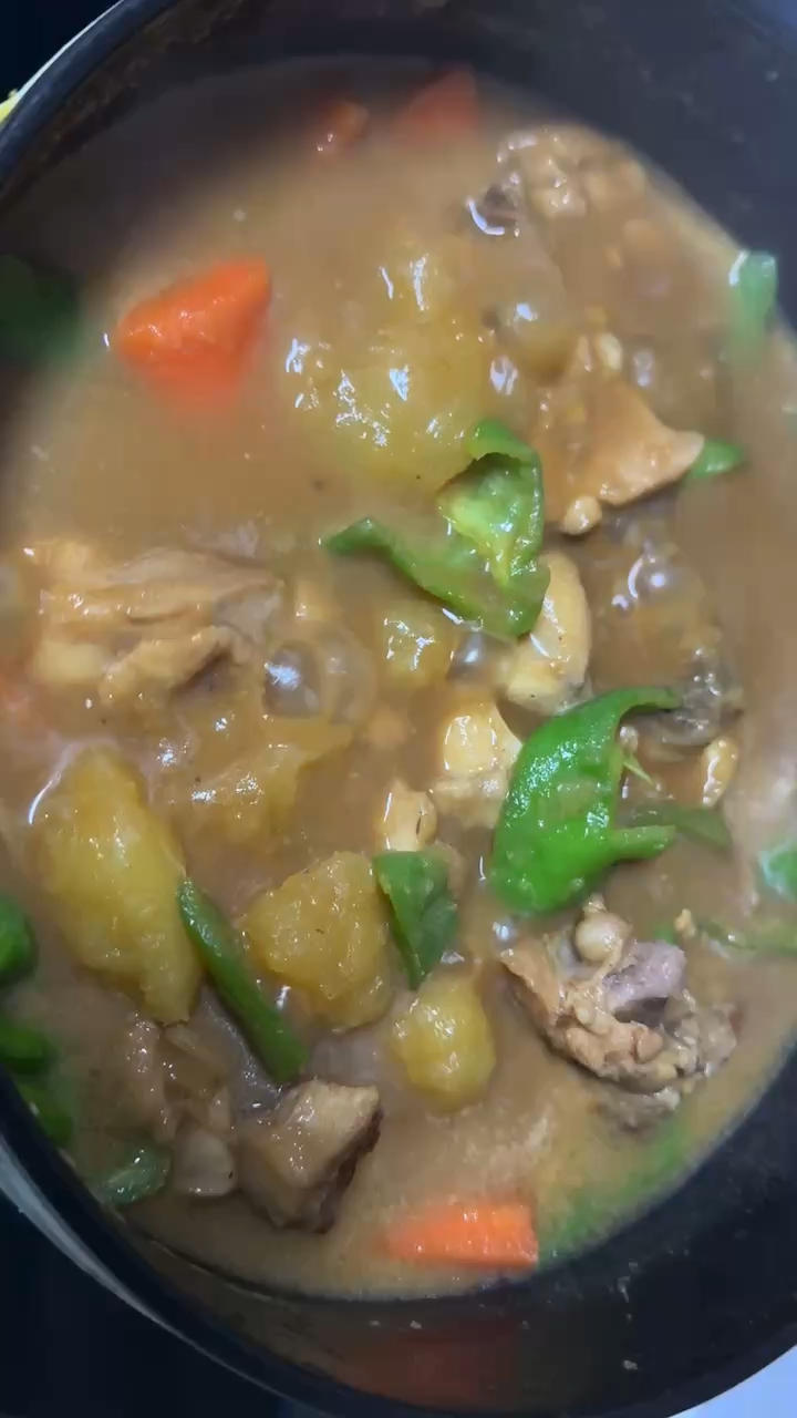 鸡腿肉炖土豆