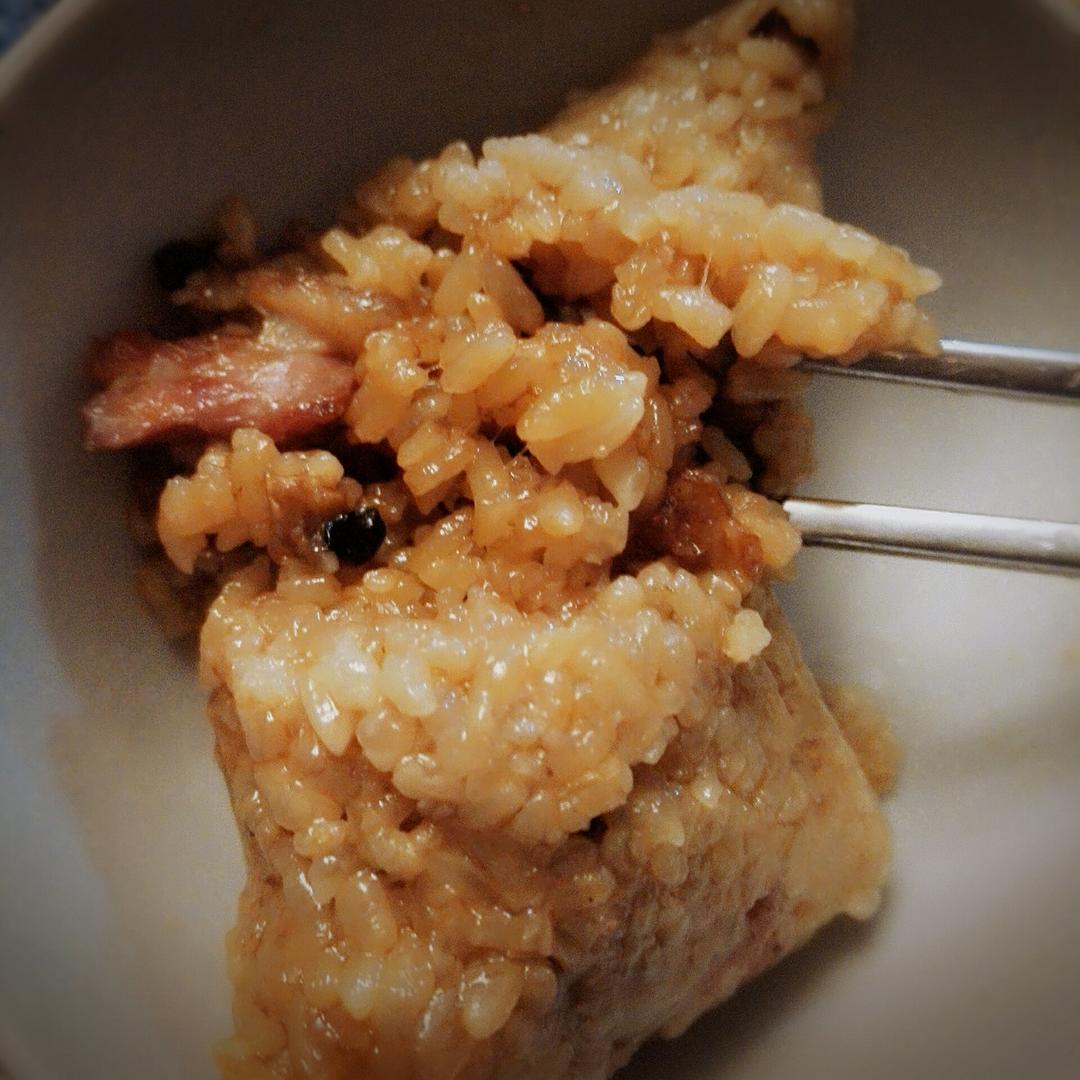 排骨腊肠蛋黃香菇粽—霸王粽