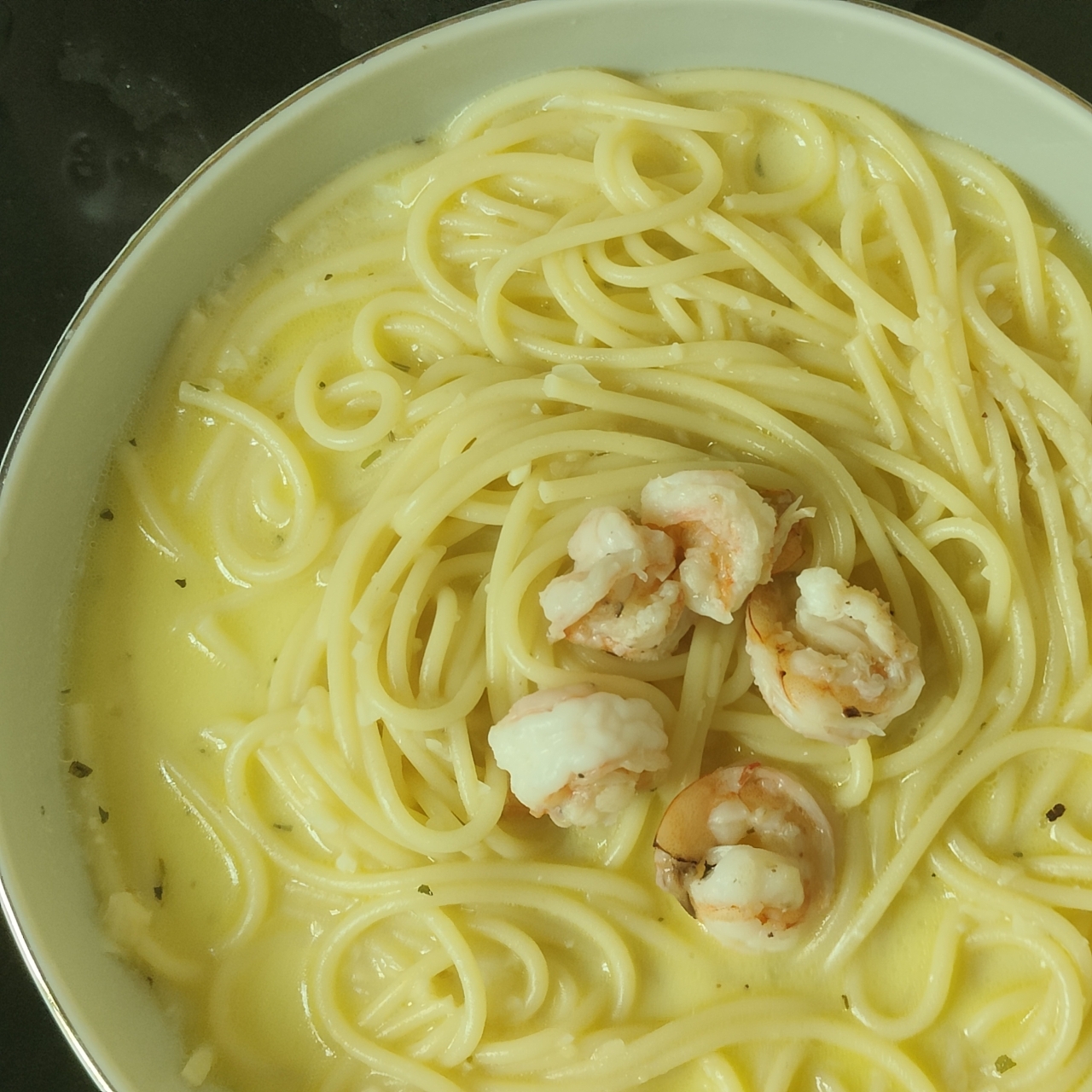 奶油蒜香鲜虾意面｜Creamy Garlic Prawn Spaghetti