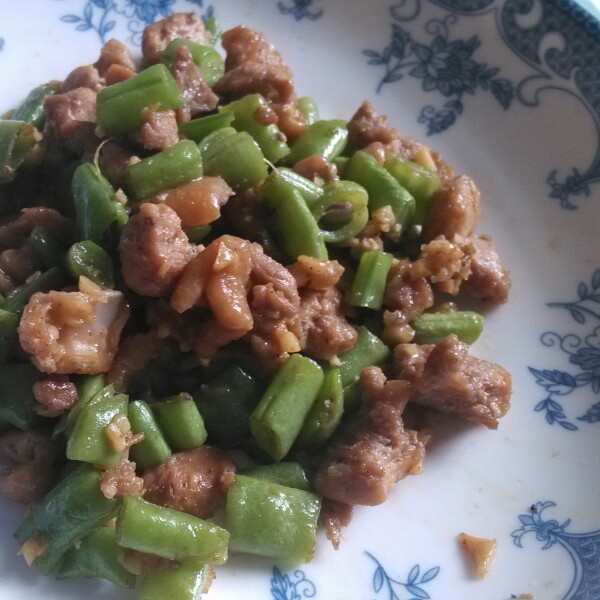 四季豆炒鸡脆骨