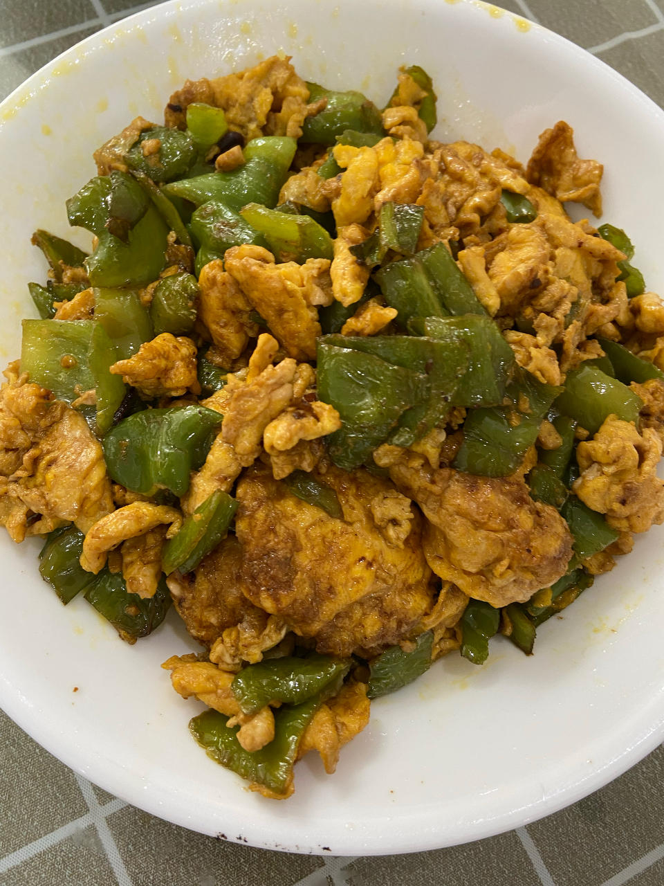 超级下饭的虎皮青椒炒鸡蛋，香辣入味