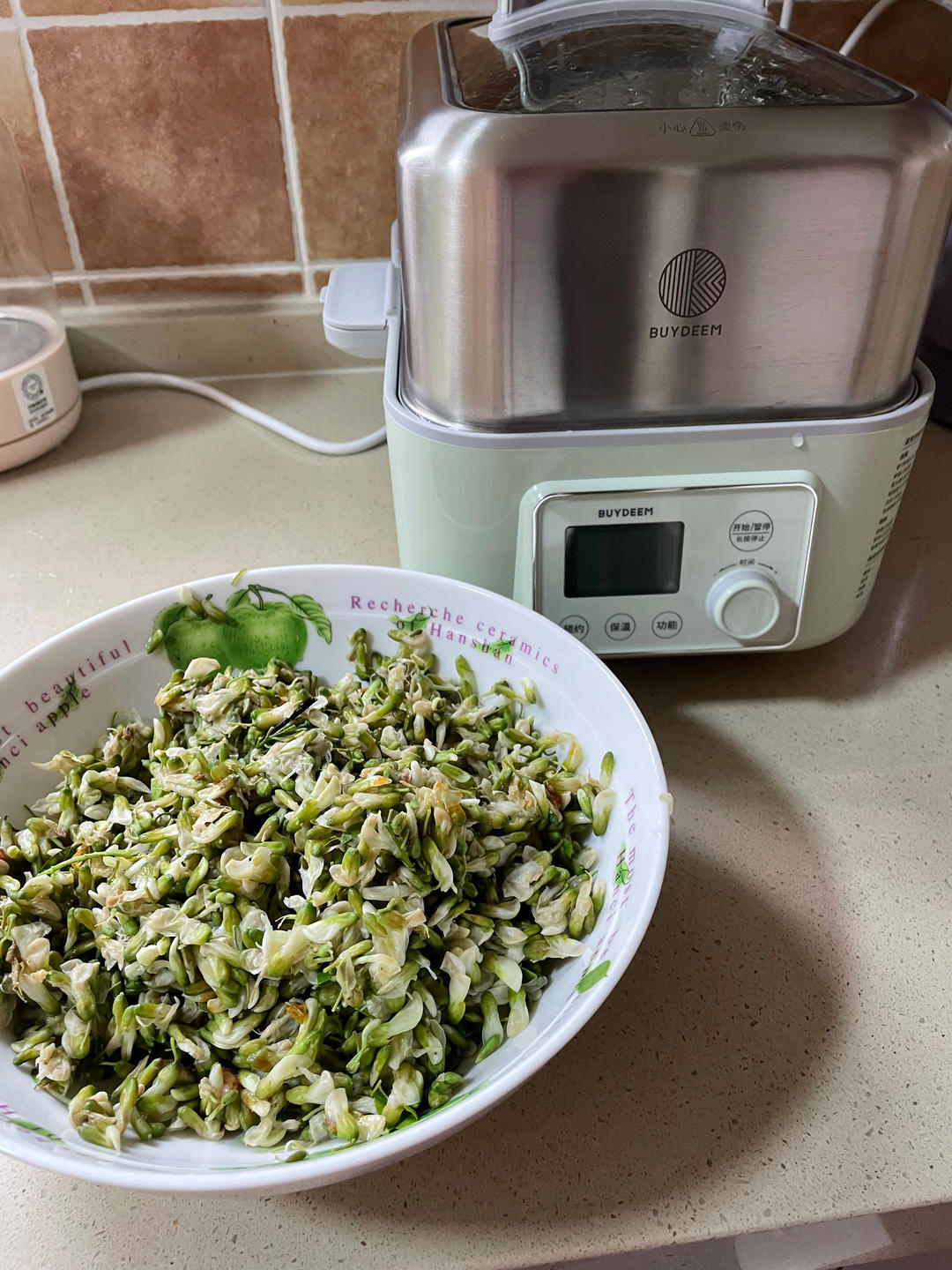 腊肠虾仁双拼烧麦【5-6月北鼎蒸炖锅食谱】