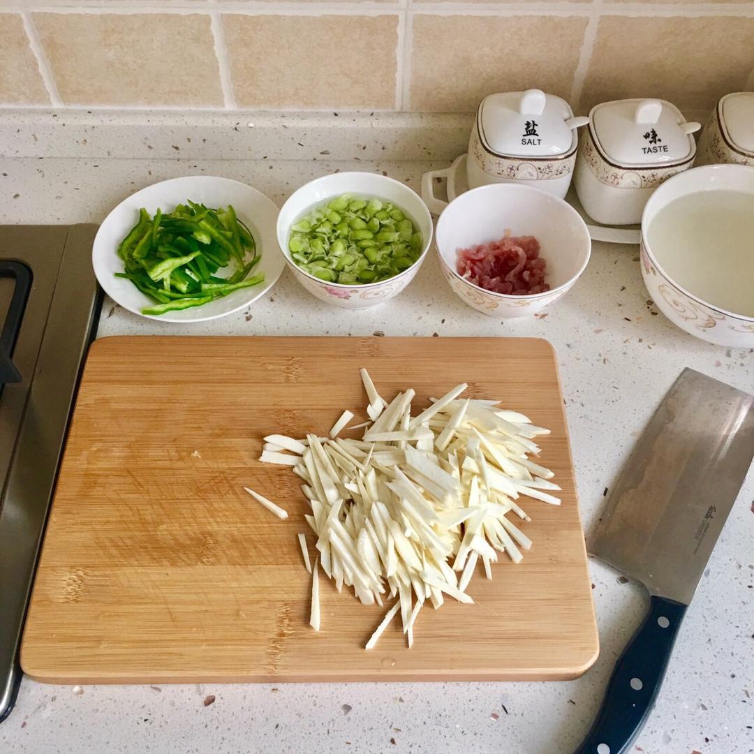 茭白青椒肉丝炒毛豆