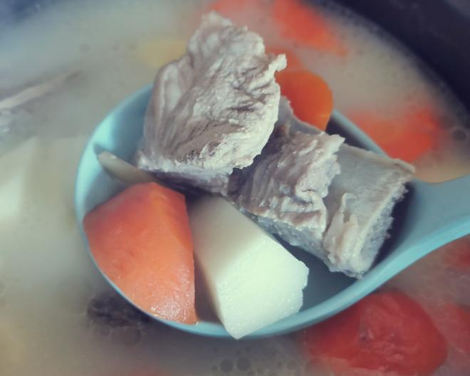 健康晚餐砂锅排骨山药汤的做法